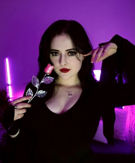 Juicyiris naked star archive