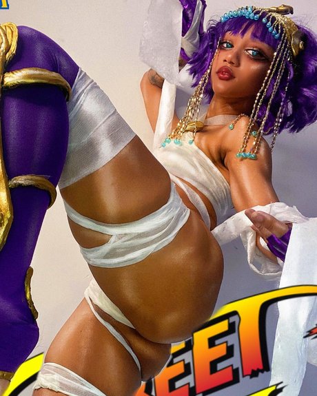 Ladokei Crystal naked actress image