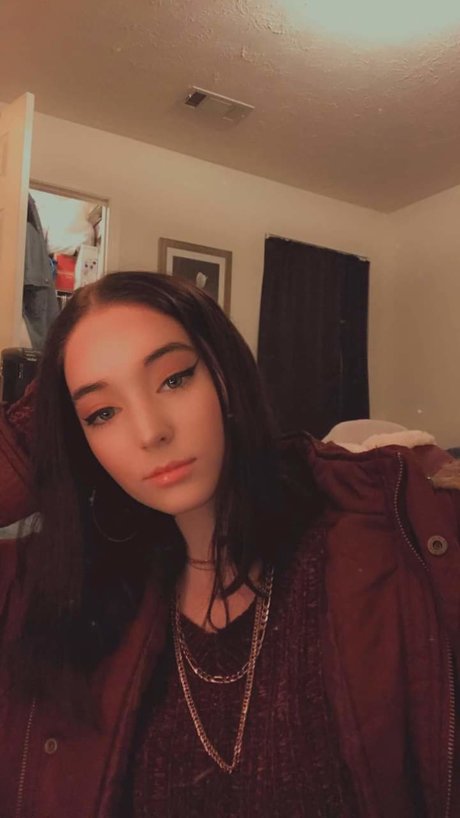 Queen etimy actress image