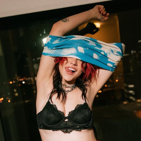 Taylor Upsahl_ top model pictures