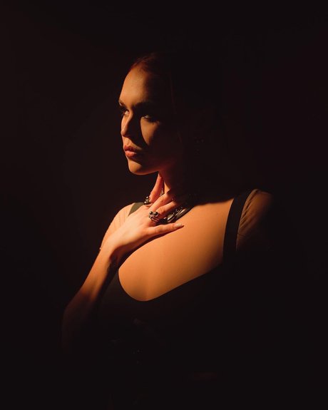 Taylor Upsahl_ model pretty photos