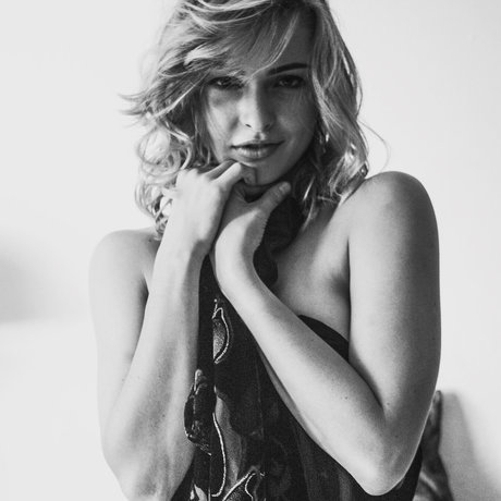 Karina Pennett porn actress photos