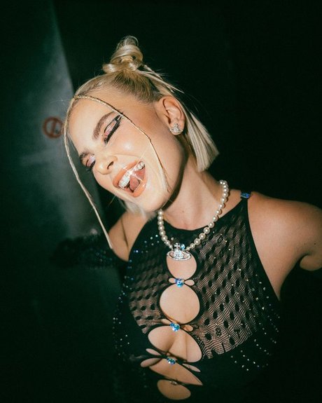 teen footjob onlyfans free naked gallery