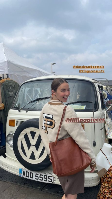 Amelie Manzoli naked star picture