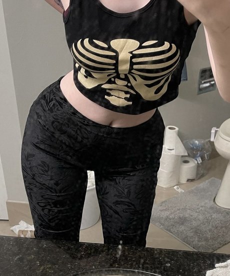 Initialelon beautiful actress images