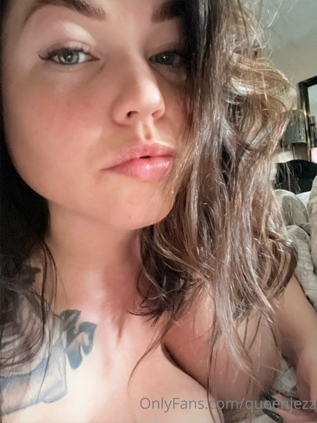 Queenjezz adult star picture