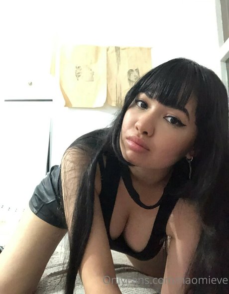 naomieve erotic model galleries