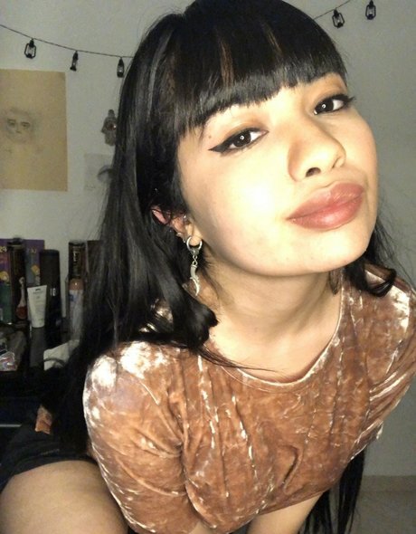 naomieve perfect model pictures