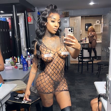 Laurynn Huncho star perfect images