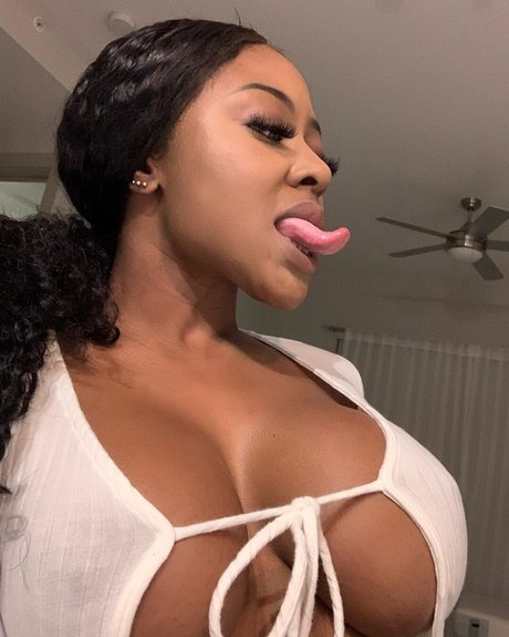 Snowblack star nude picture