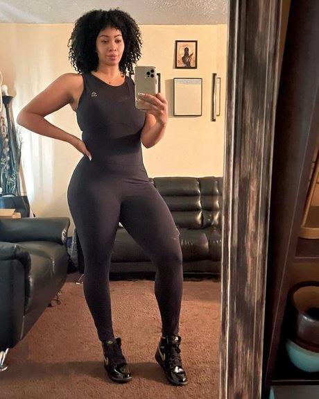 God Beth nudes model gallery