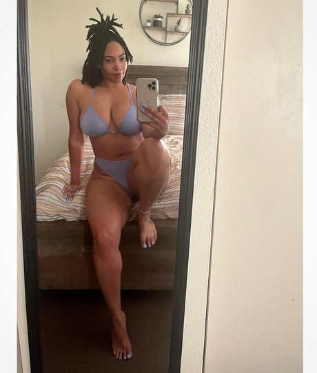 God Beth model pornographic photos