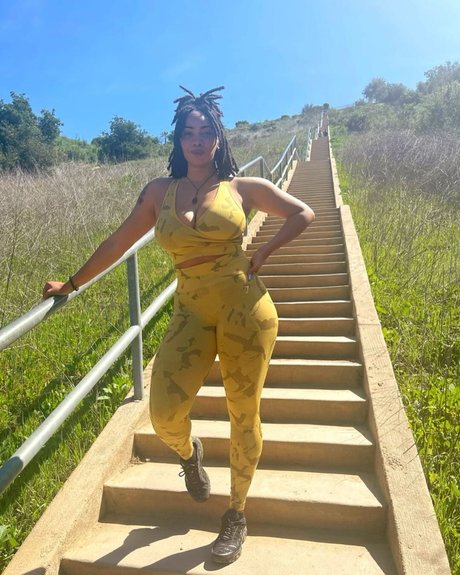 God Beth model pornographic pictures