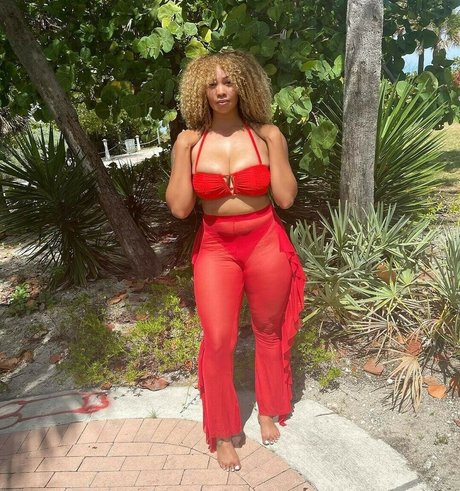 God Beth hot actress photo