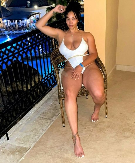 God Beth model perfect photos