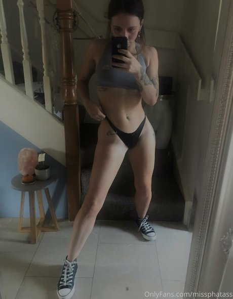 Missphatass model nude img