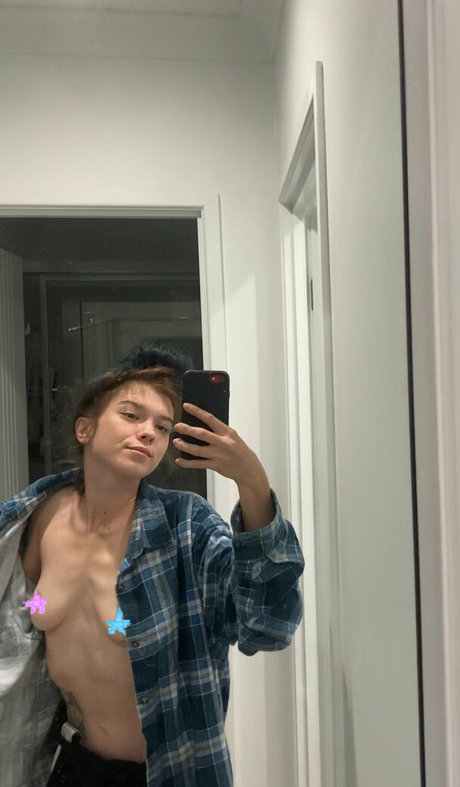 Pale Tattoos pretty model archive