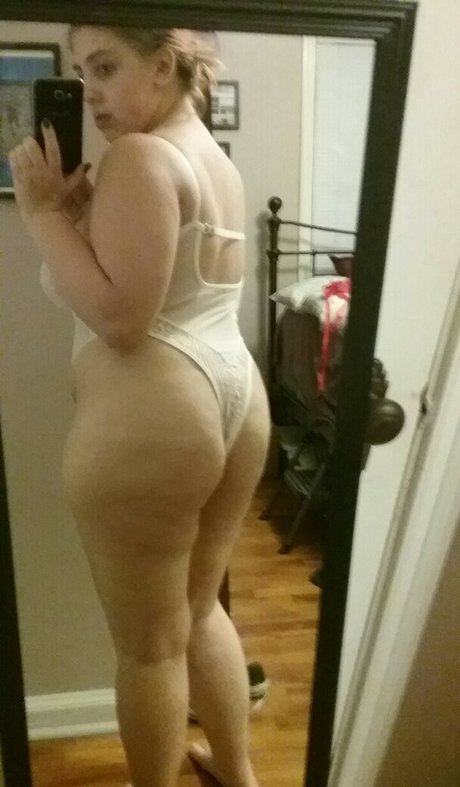 Dami Slaughter_ star nude photo