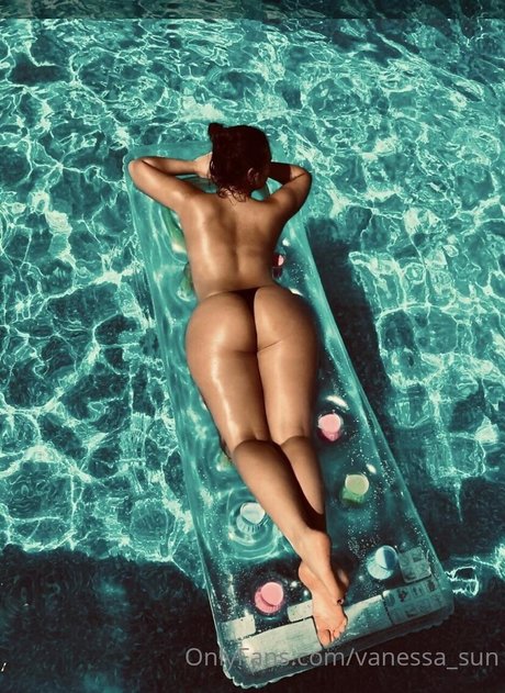 Vanessa Sun erotic actress gallery