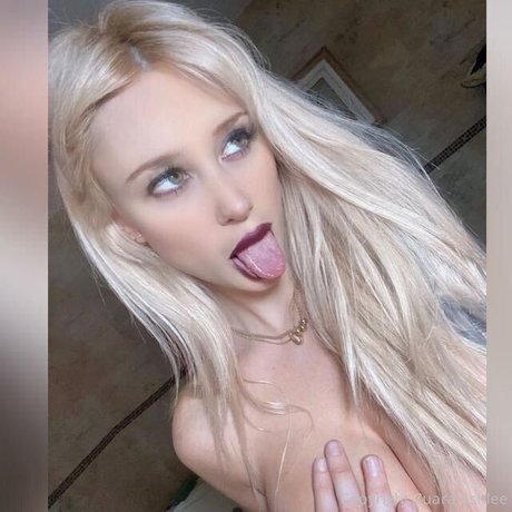 Zuara ashlee pornstar hot pics