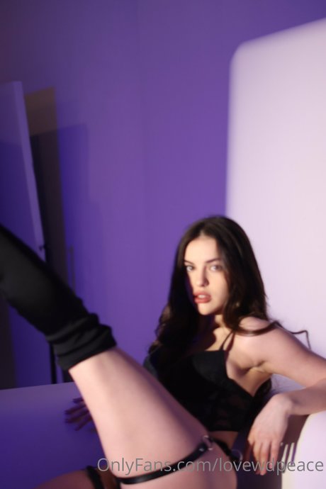 love wd peace adult model pics