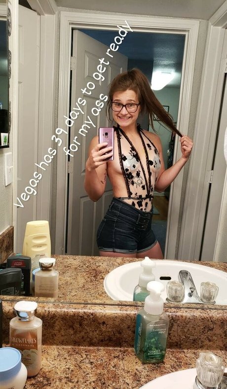 Queen Amber model perfect image