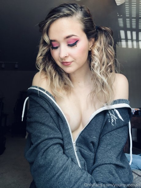 yourqueenals pornstar xxx archive