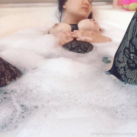 Rozie Reign XXX free star images