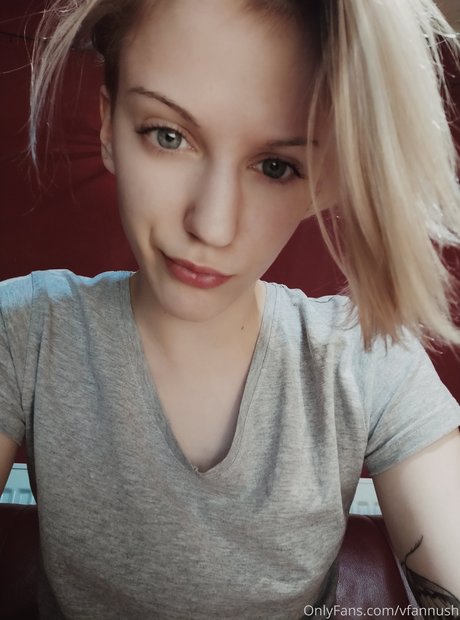 pinkypaw22 sexy pornstar picture