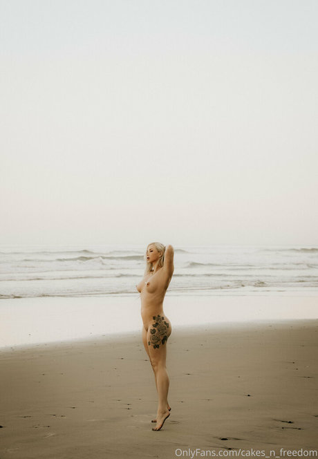 Cakes n Freedom star sexy img