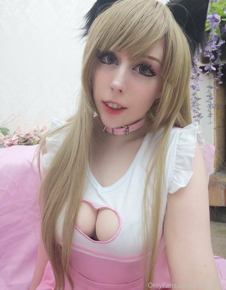 kittenamy model hot galleries