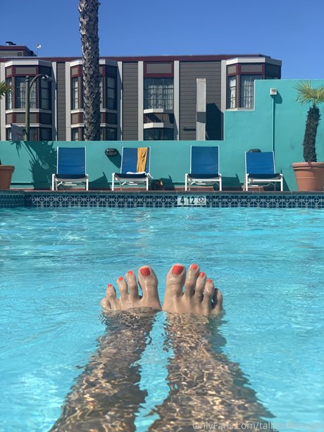 Tall Goddess Gia pornstar nude image