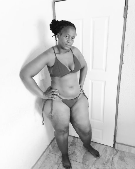 GalCraze model erotic photo