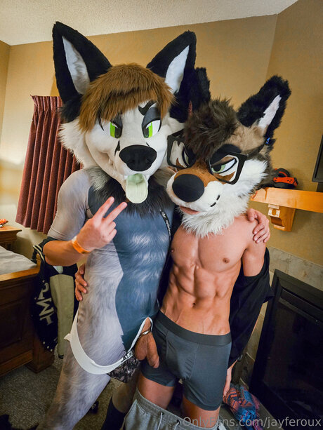 Jayferoux star naked photos