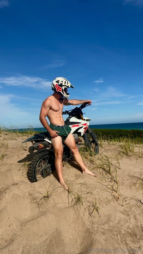 Jotajer pornstar nude pic