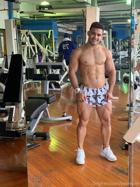 Petercute model hot photo