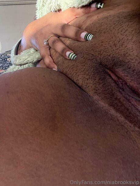 Niabrooksvip nice model pic