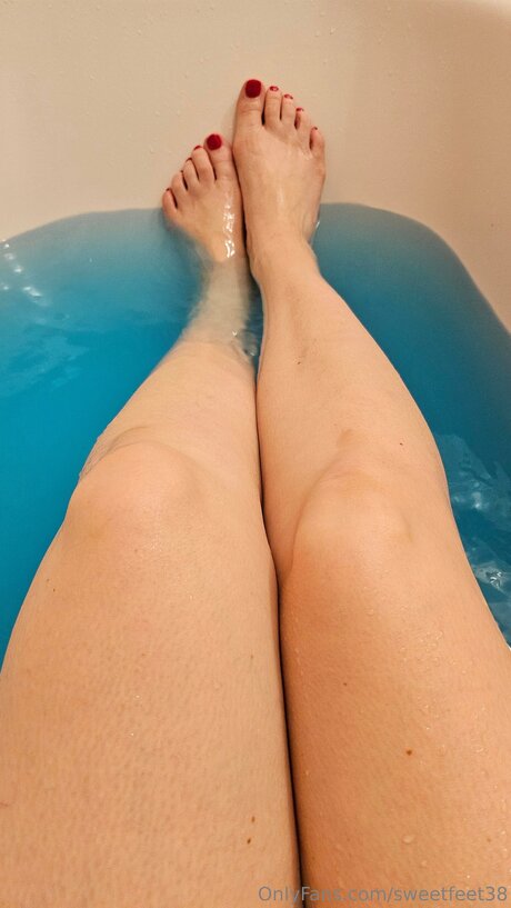 Sweetfeet38 model sex pics