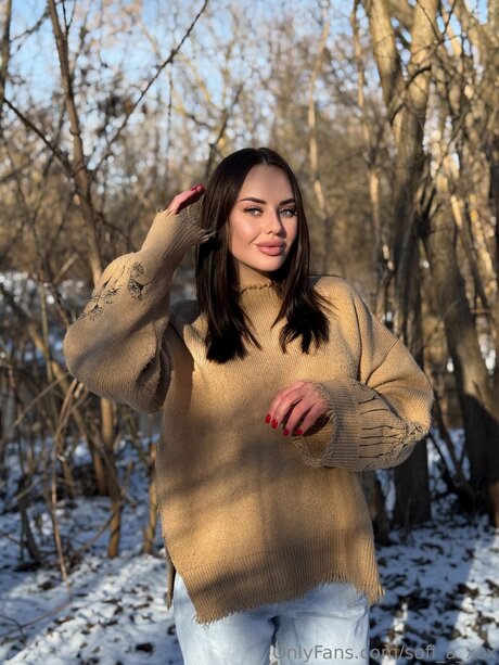 Mary Plays sex pornstar pictures