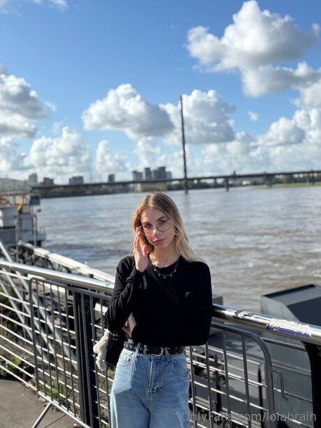 Lolabrain pornstar exclusive pics