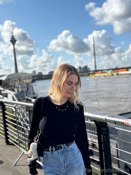 Lolabrain model erotic gallery