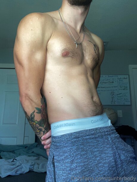 Gunterbody nudes model img