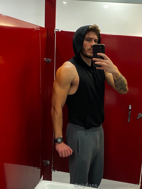 milf handjob onlyfans top galleries