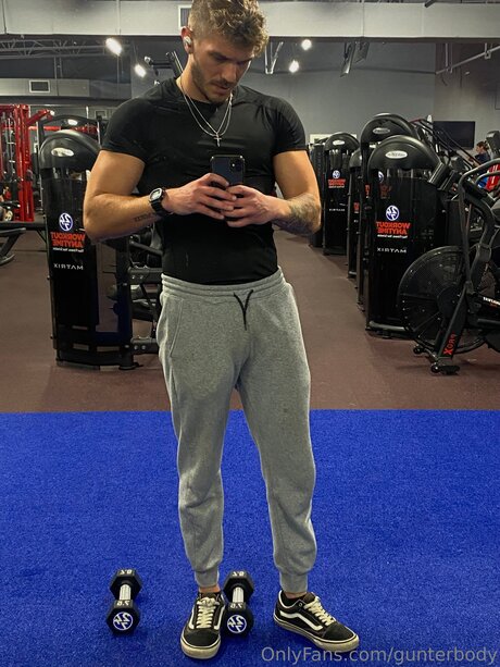 Gunterbody art actress pic