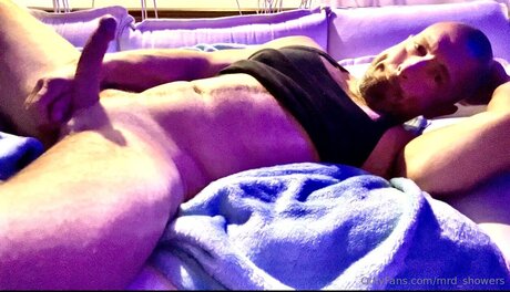 Mrd Showers nudes star image