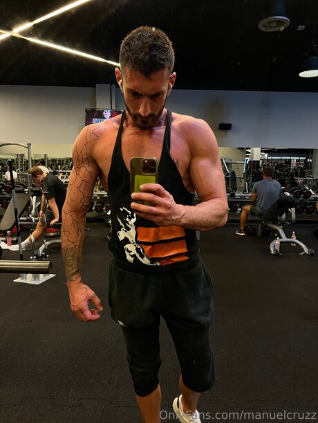 Manuelcruzz model exclusive pic
