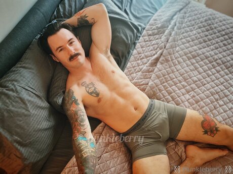 Im Your Hunkleberry high quality actress img