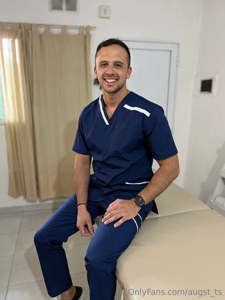 Augst Ts sexy star picture