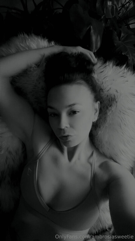 Ambrosiasweetie star top picture