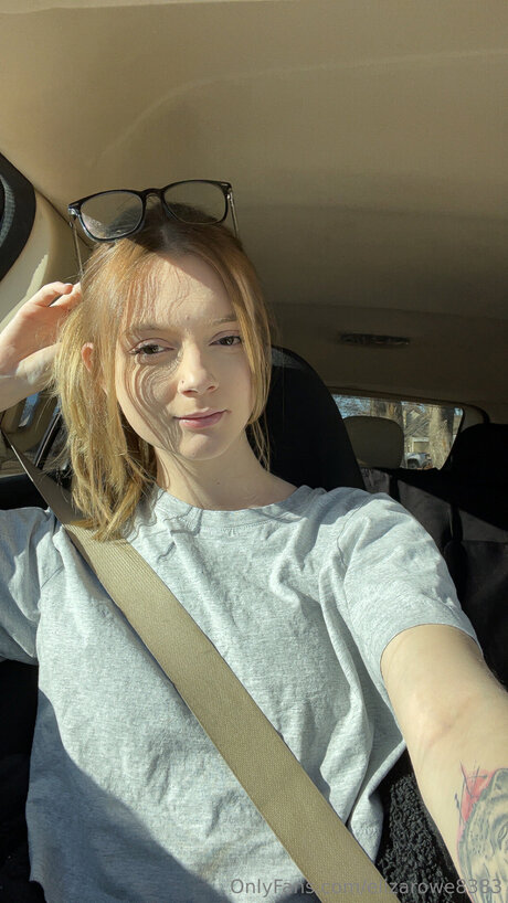 Elizarowe8383 pornstar pretty archive